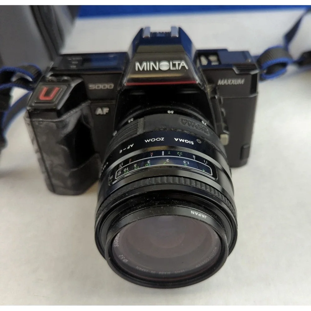 Minolta Maxxum 5000 35mm SLR Camera Sigma 28-70mm Lens 2800 AF Flash Bag Bundle‎